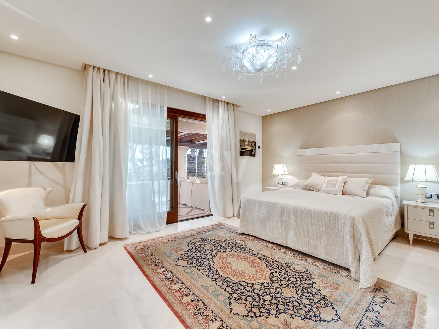 Luksusowy apartament w kompleksie nad morzem Los Monteros. Minimalny pobyt 2 miesiące.