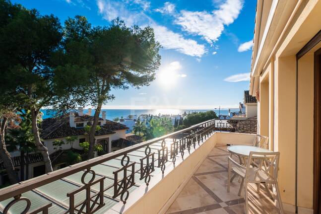 Luxury penthouse in beachfront complex Los Monteros. Minimum stay 2 months.