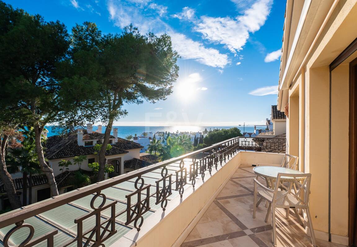 Luxury penthouse in beachfront complex Los Monteros. Minimum stay 2 months.