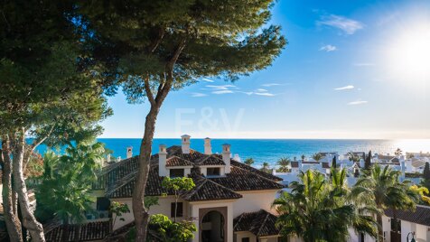 Luxury penthouse in beachfront complex Los Monteros. Minimum stay 2 months.