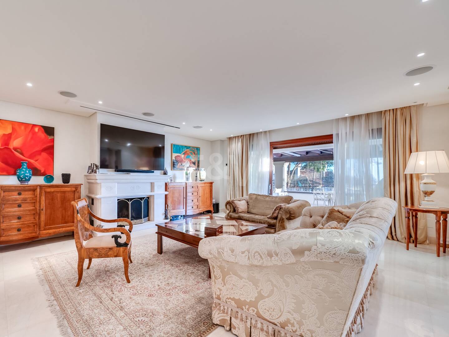 Luxury penthouse in beachfront complex Los Monteros. Minimum stay 2 months.