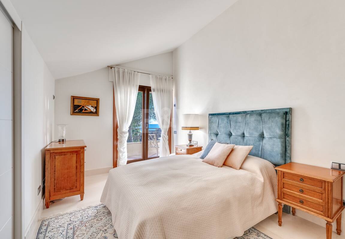 Luxury penthouse in beachfront complex Los Monteros. Minimum stay 2 months.