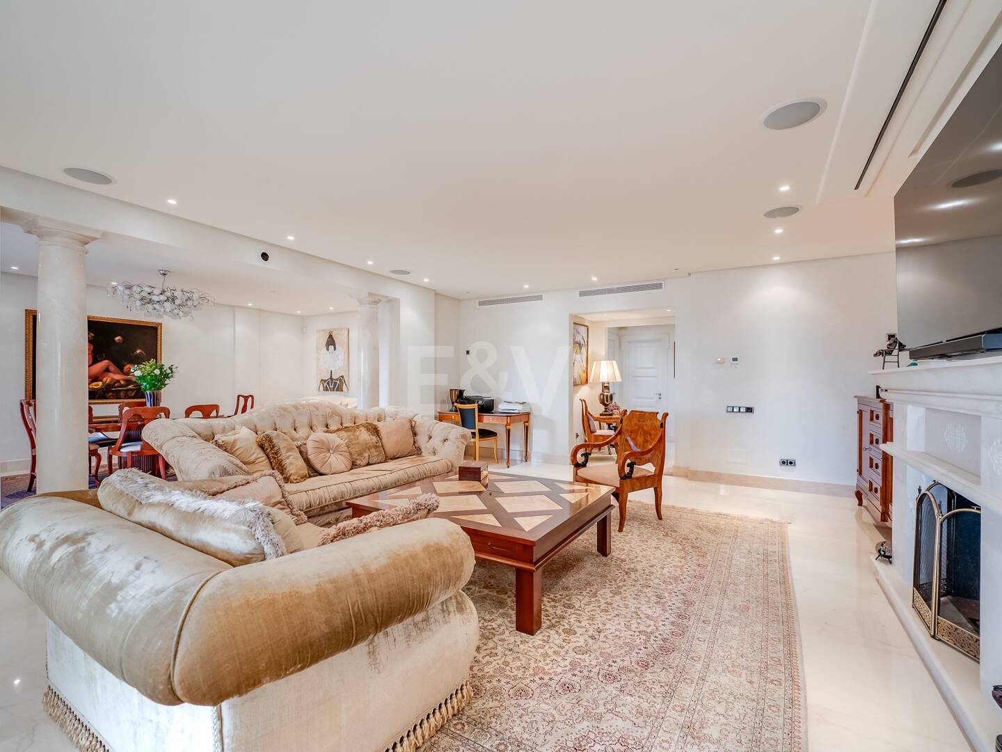 Luxury penthouse in beachfront complex Los Monteros. Minimum stay 2 months.