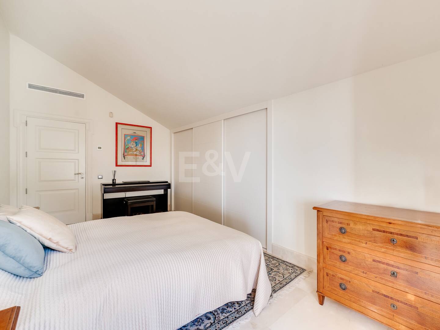 Luksusowy apartament w kompleksie nad morzem Los Monteros. Minimalny pobyt 2 miesiące.