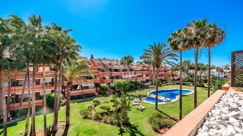 Duplex Penthouse with wide Terraces and Prime Location in Puerto Banús!