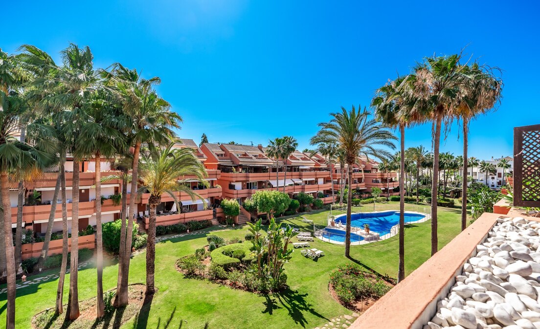 Duplex Penthouse with wide Terraces and Prime Location in Puerto Banús!