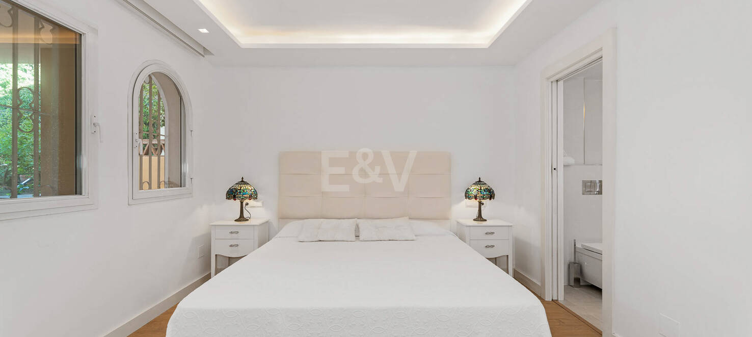 Apartamento de Lujo en Planta Baja en Elviria a Pocos Pasos de la Playa