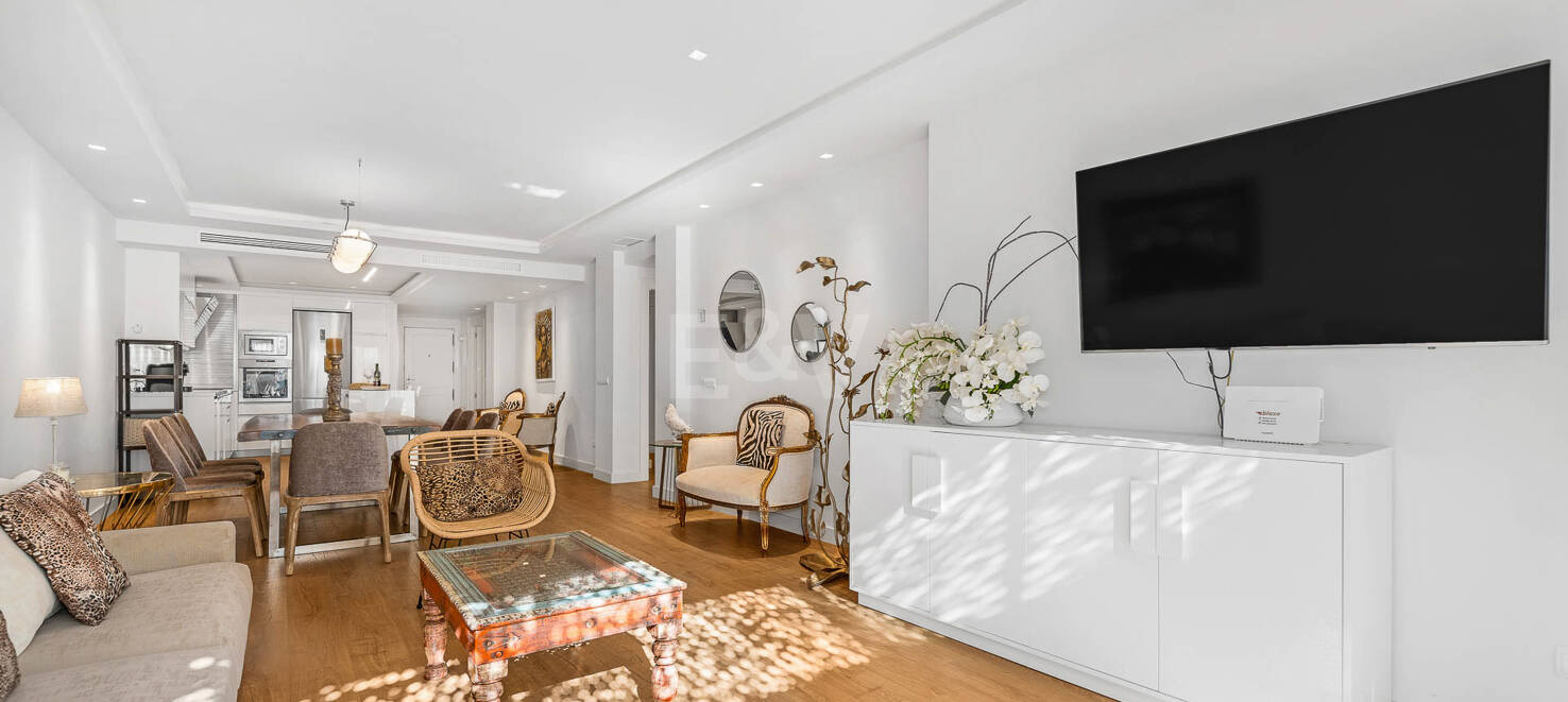 Apartamento de Lujo en Planta Baja en Elviria a Pocos Pasos de la Playa