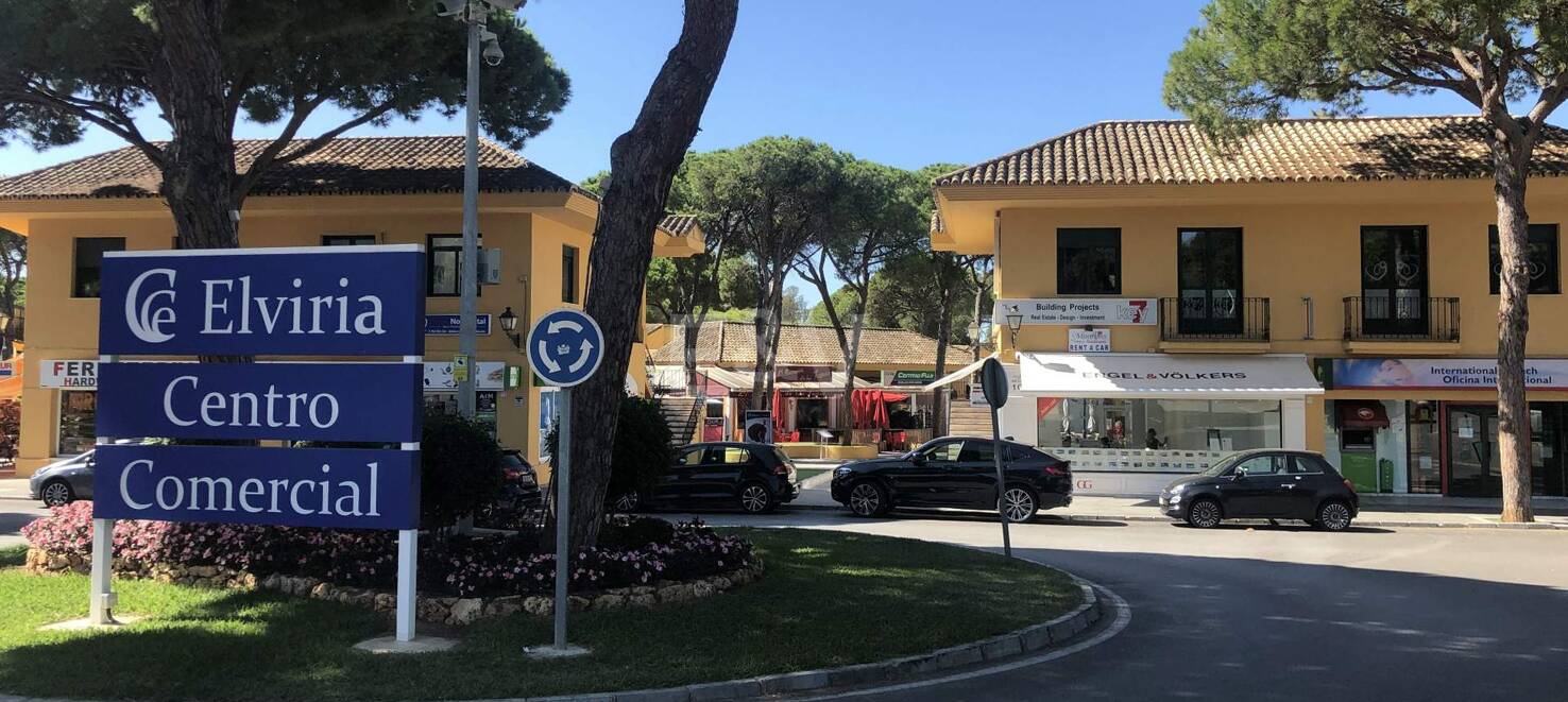 Apartamento de Lujo en Planta Baja en Elviria a Pocos Pasos de la Playa