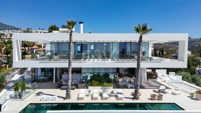 Villa contemporaine avec vue panoramique et équipements luxueux à La Quinta