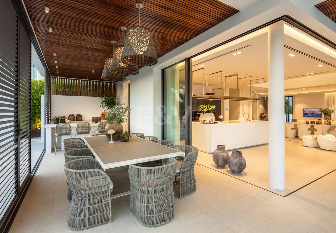 Samtida Villa med panoramautsikt och lyxiga bekvämligheter i La Quinta