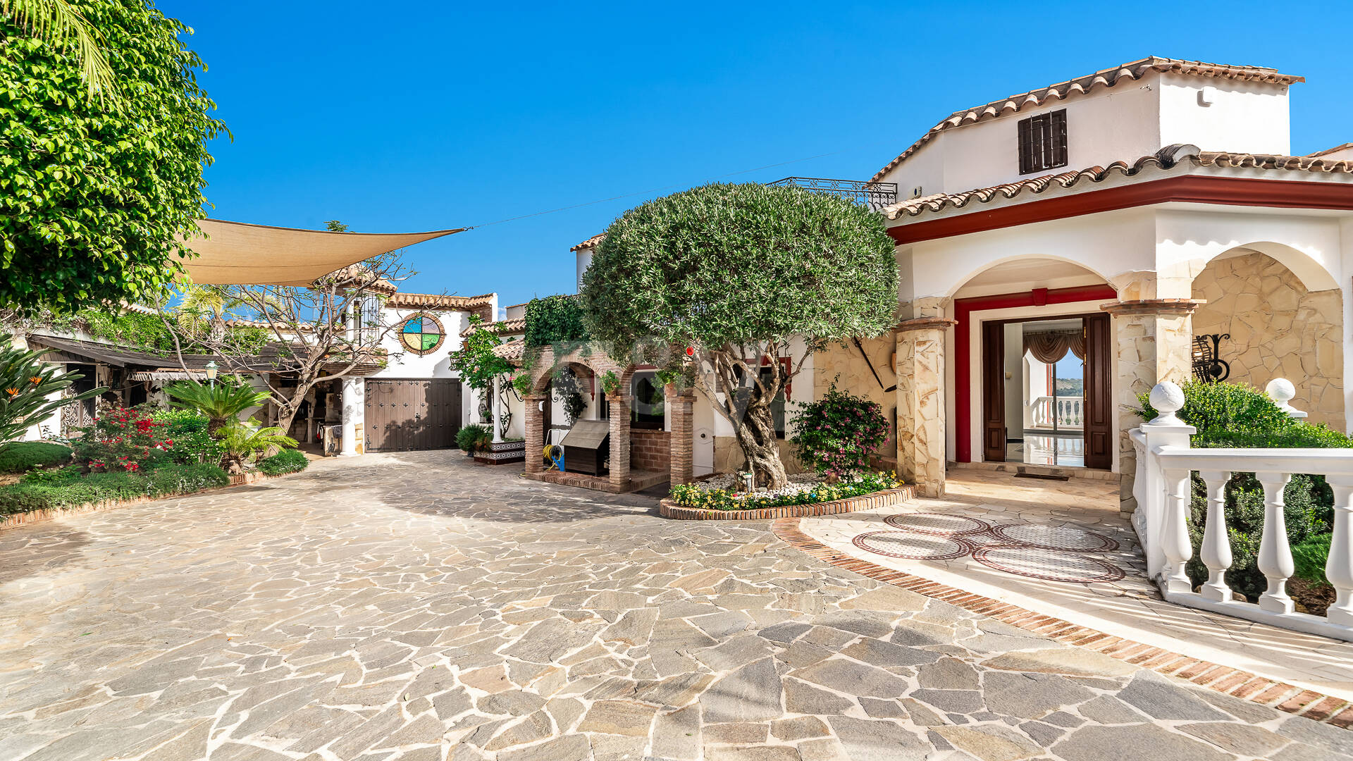 Villa de famille élégante avec vues panoramiques à Hacienda Las Chapas