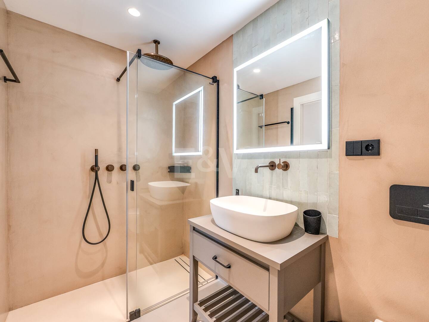 Apartamento modernizado en Puerto Banús