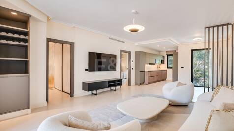 Apartamento modernizado en Puerto Banús