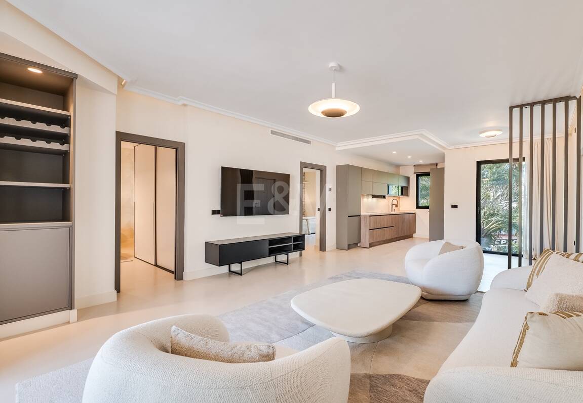 Moderniserad Portside Lägenhet i Puerto Banús