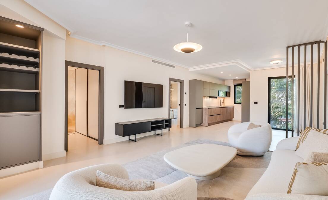 Modernised Portside Apartment in Puerto Banús