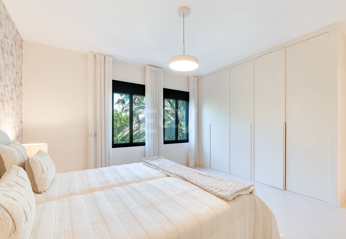 Moderniserad Portside Lägenhet i Puerto Banús