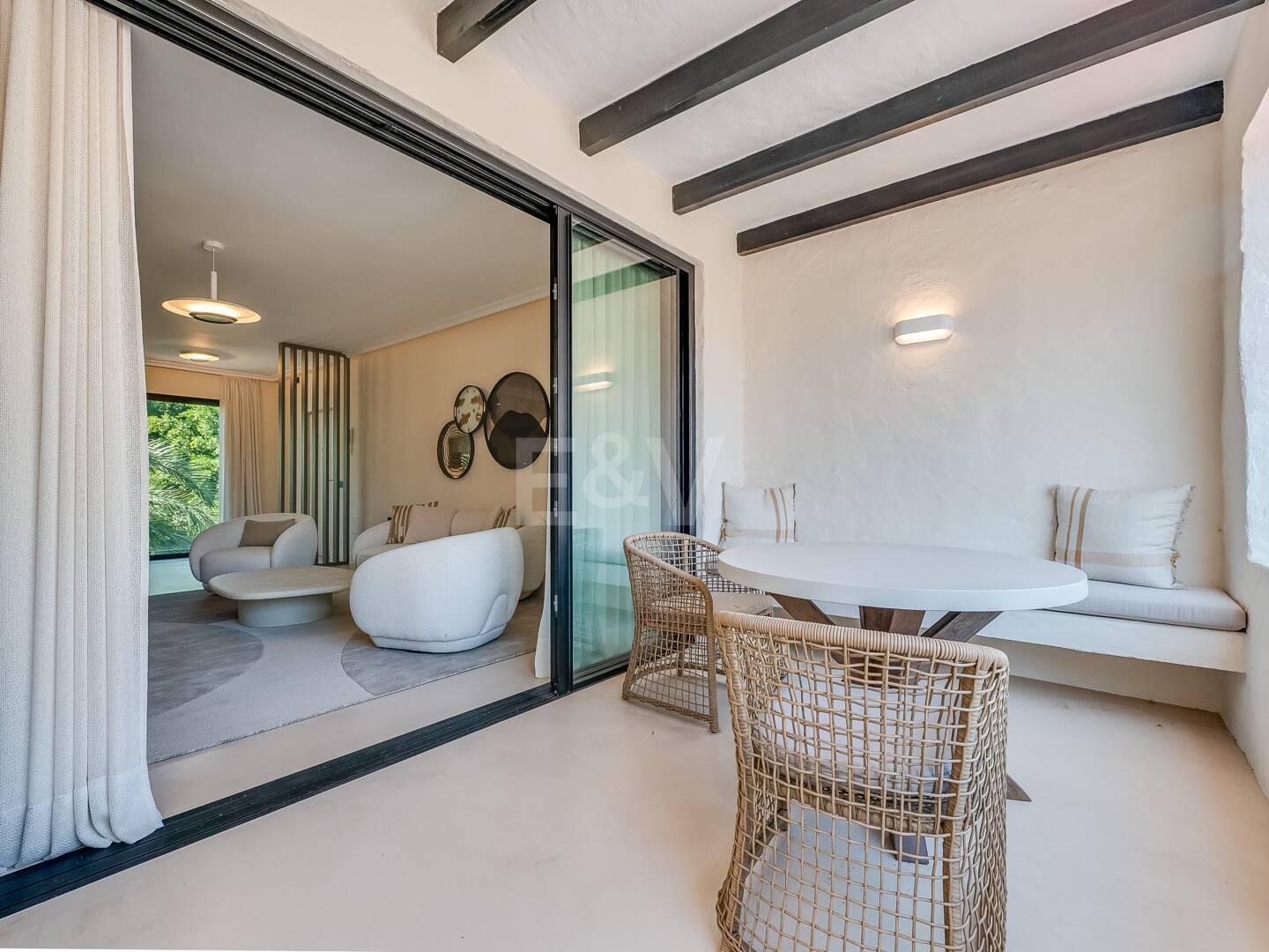 Moderniserad Portside Lägenhet i Puerto Banús