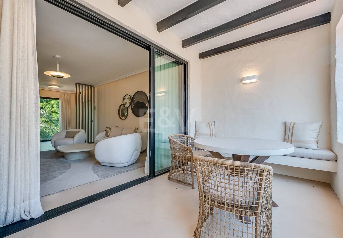 Moderniserad Portside Lägenhet i Puerto Banús