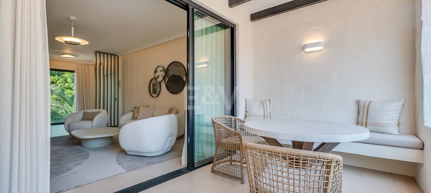 Moderniserad Portside Lägenhet i Puerto Banús