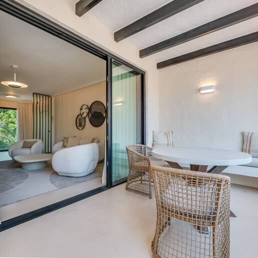 Moderniserad Portside Lägenhet i Puerto Banús