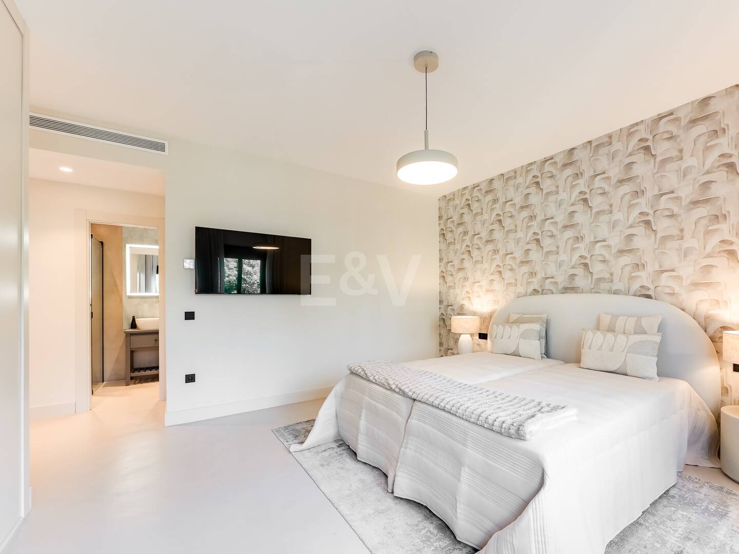 Moderniserad Portside Lägenhet i Puerto Banús