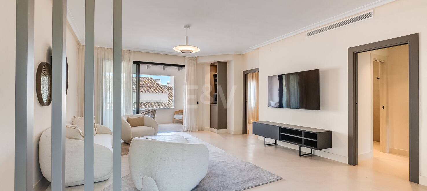 Moderniserad Portside Lägenhet i Puerto Banús
