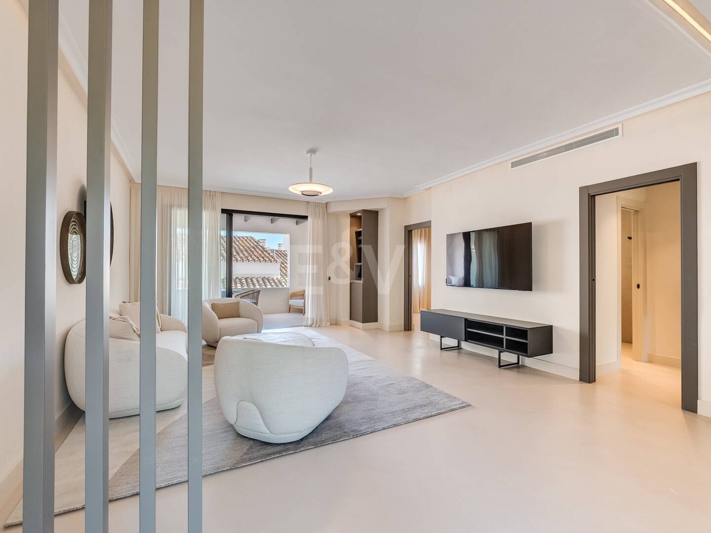 Moderniserad Portside Lägenhet i Puerto Banús