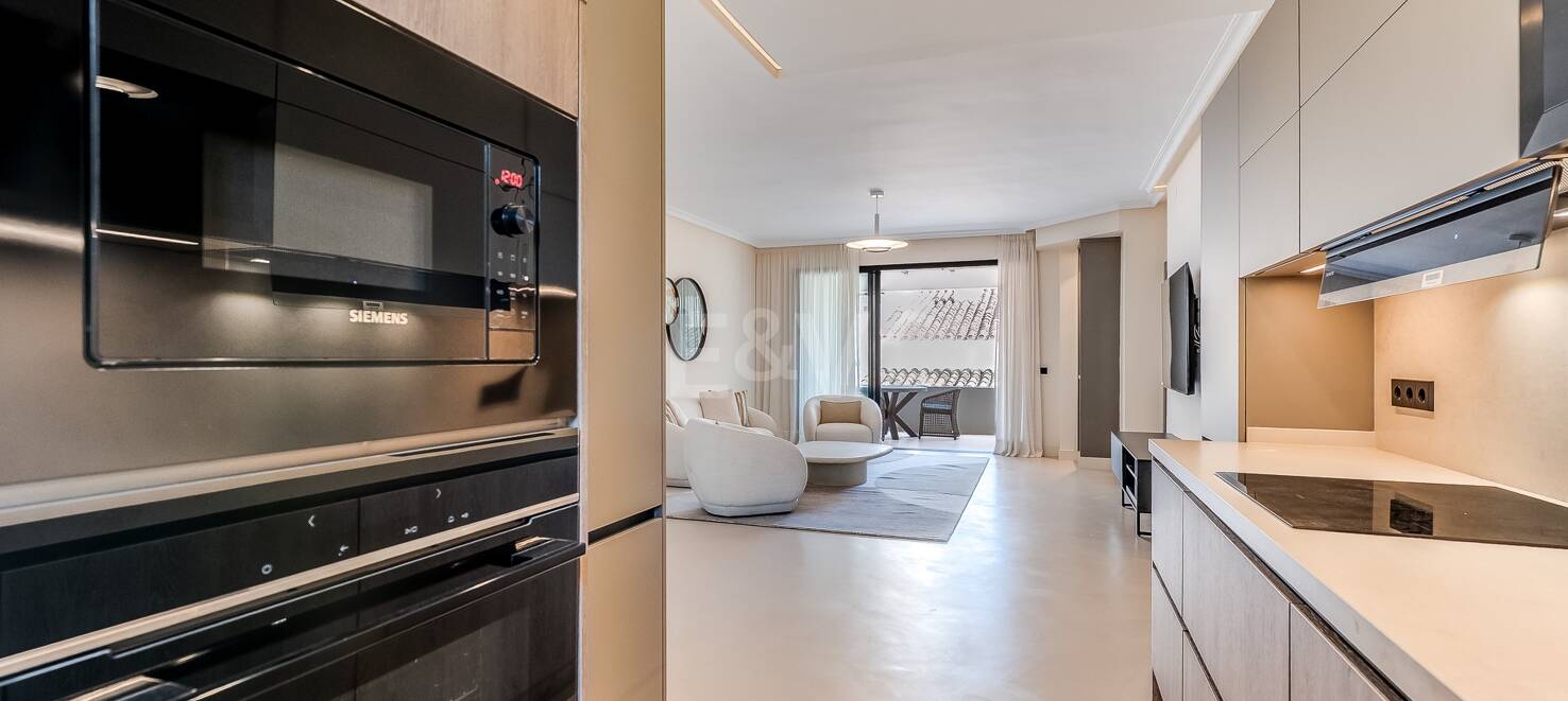 Moderniserad Portside Lägenhet i Puerto Banús
