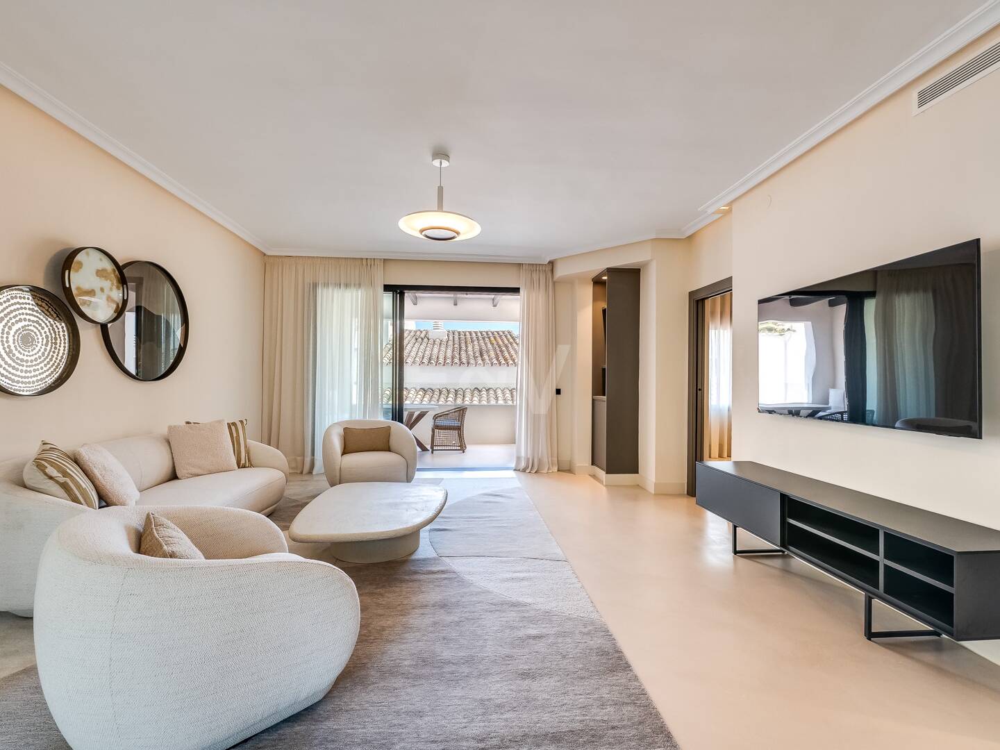 Moderniserad Portside Lägenhet i Puerto Banús