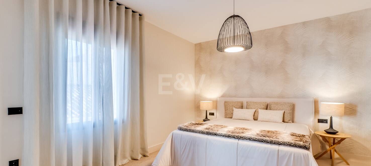 Moderniserad Portside Lägenhet i Puerto Banús