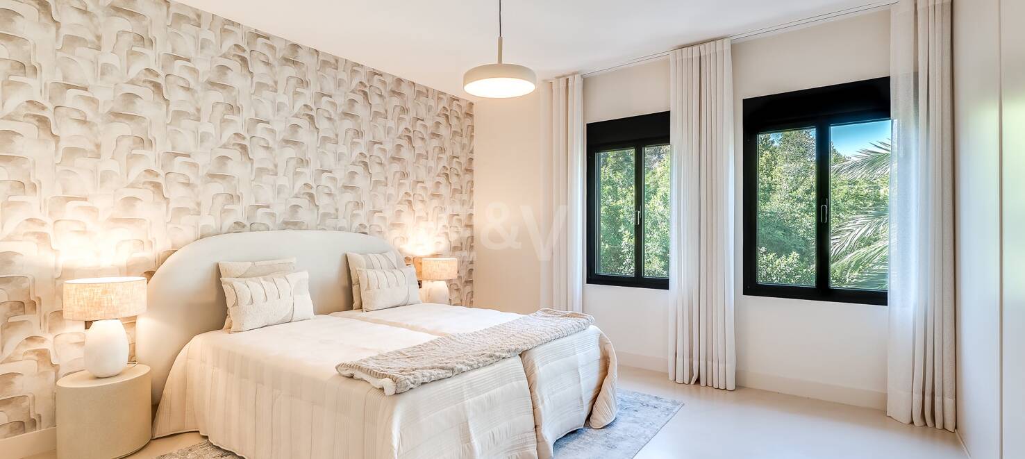 Moderniserad Portside Lägenhet i Puerto Banús