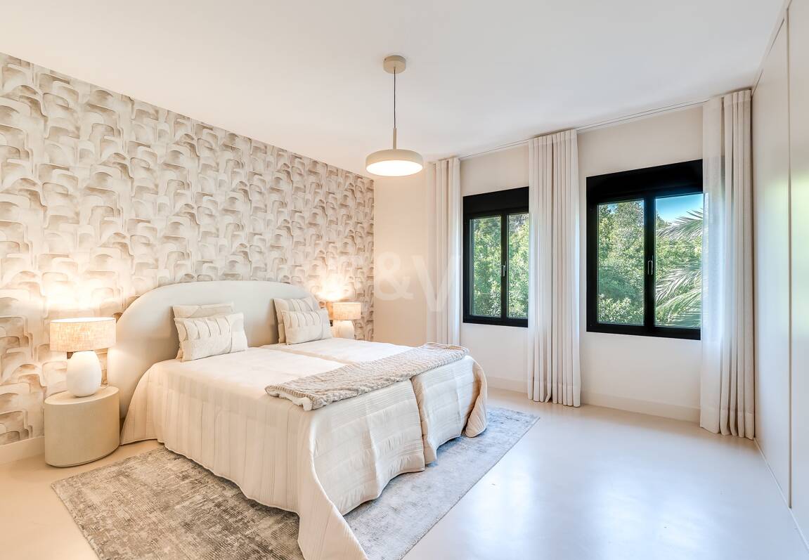 Moderniserad Portside Lägenhet i Puerto Banús