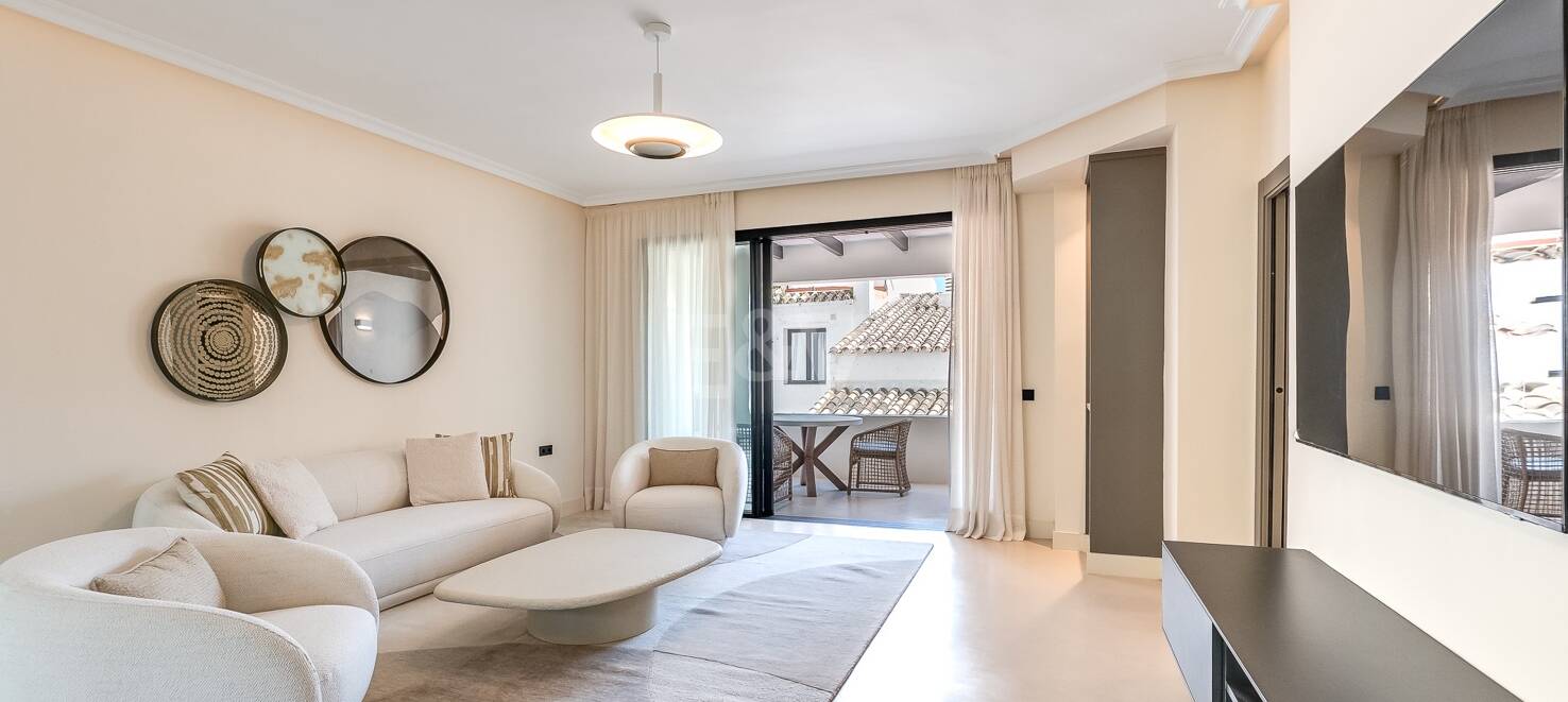 Moderniserad Portside Lägenhet i Puerto Banús