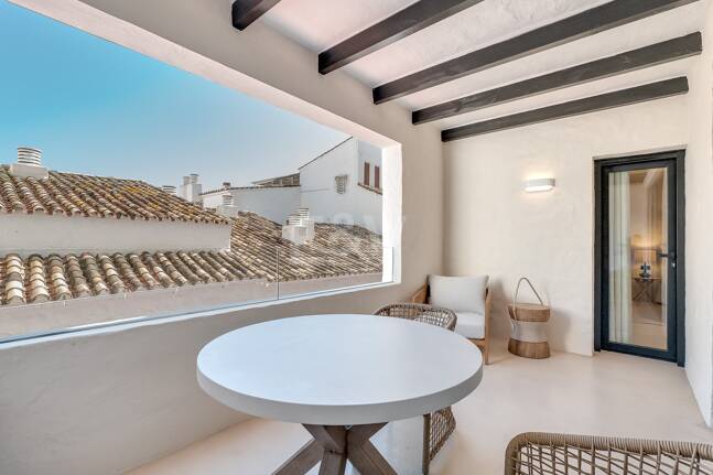 Moderniserad Portside Lägenhet i Puerto Banús