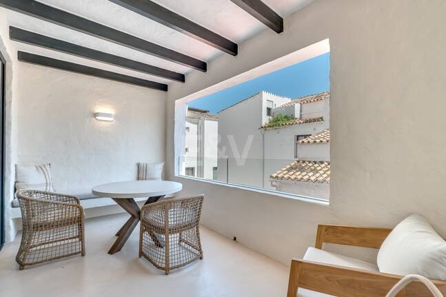 Moderniserad Portside Lägenhet i Puerto Banús