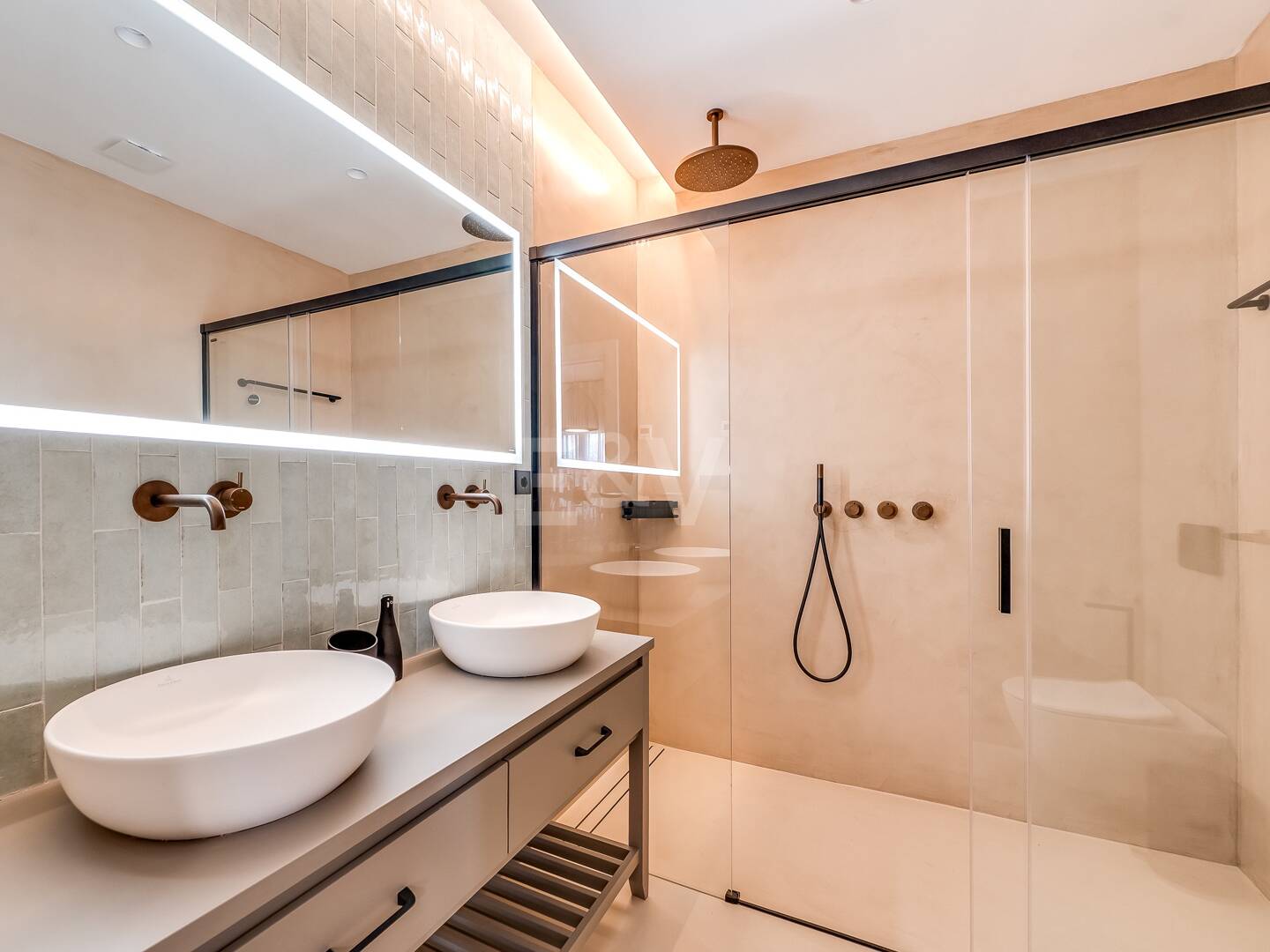 Apartamento modernizado en Puerto Banús