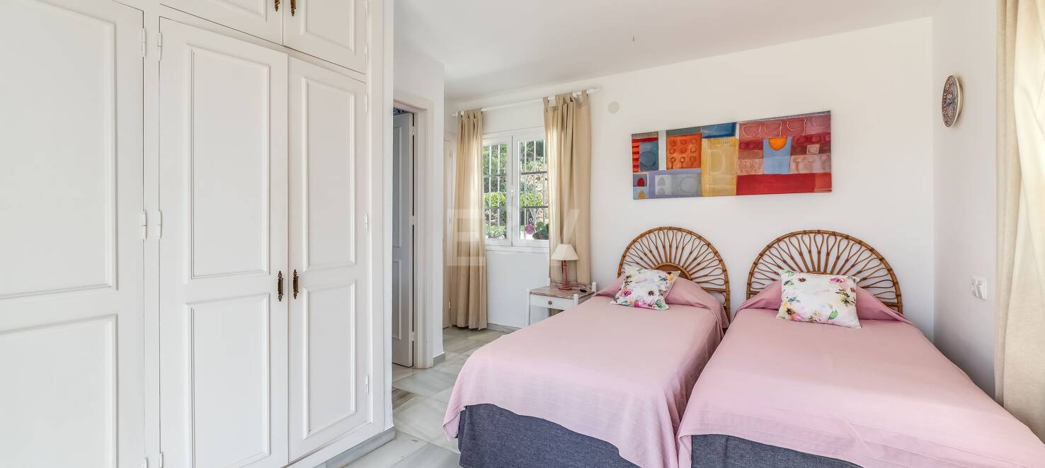 Prime Villa to Redesign with Spectacular Sea and Mountain Vistas