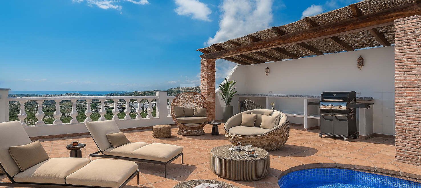 Klassisk villa med havsutsikt och gästhus Puerto del Almendro, Los Arqueros