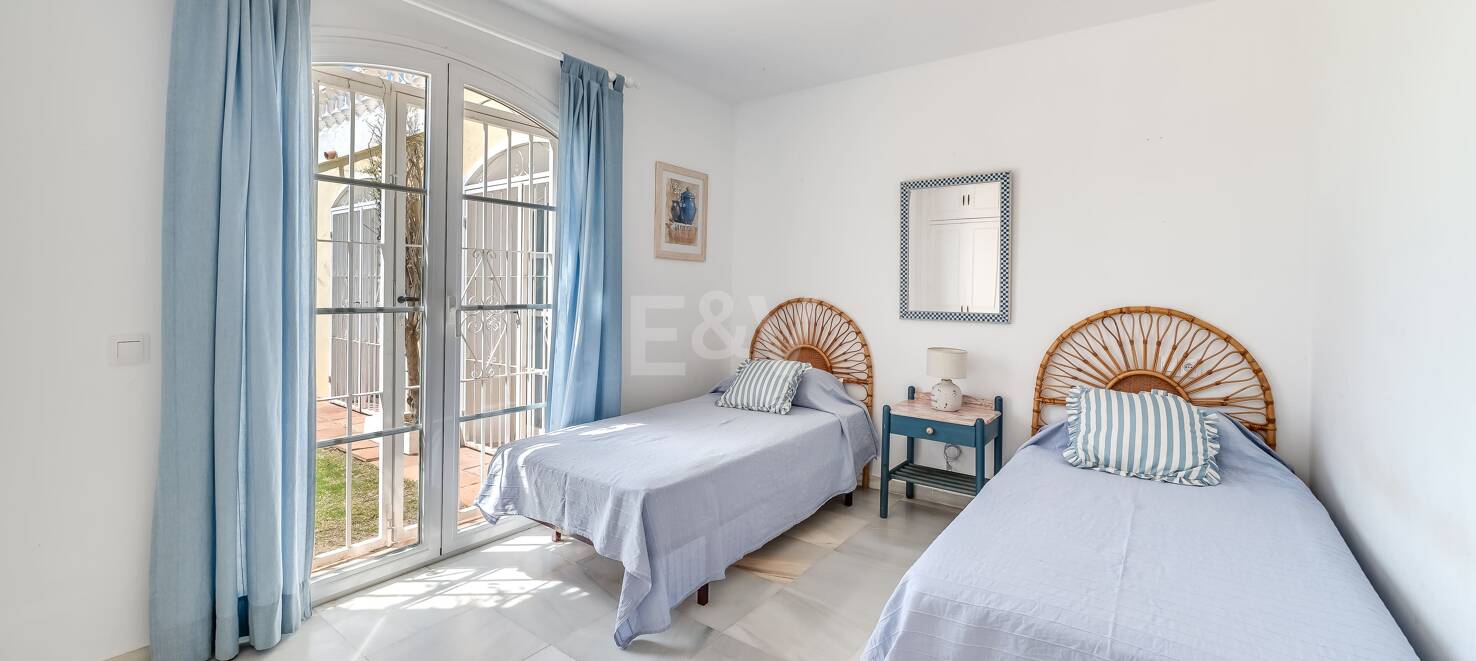 Prime Villa to Redesign with Spectacular Sea and Mountain Vistas