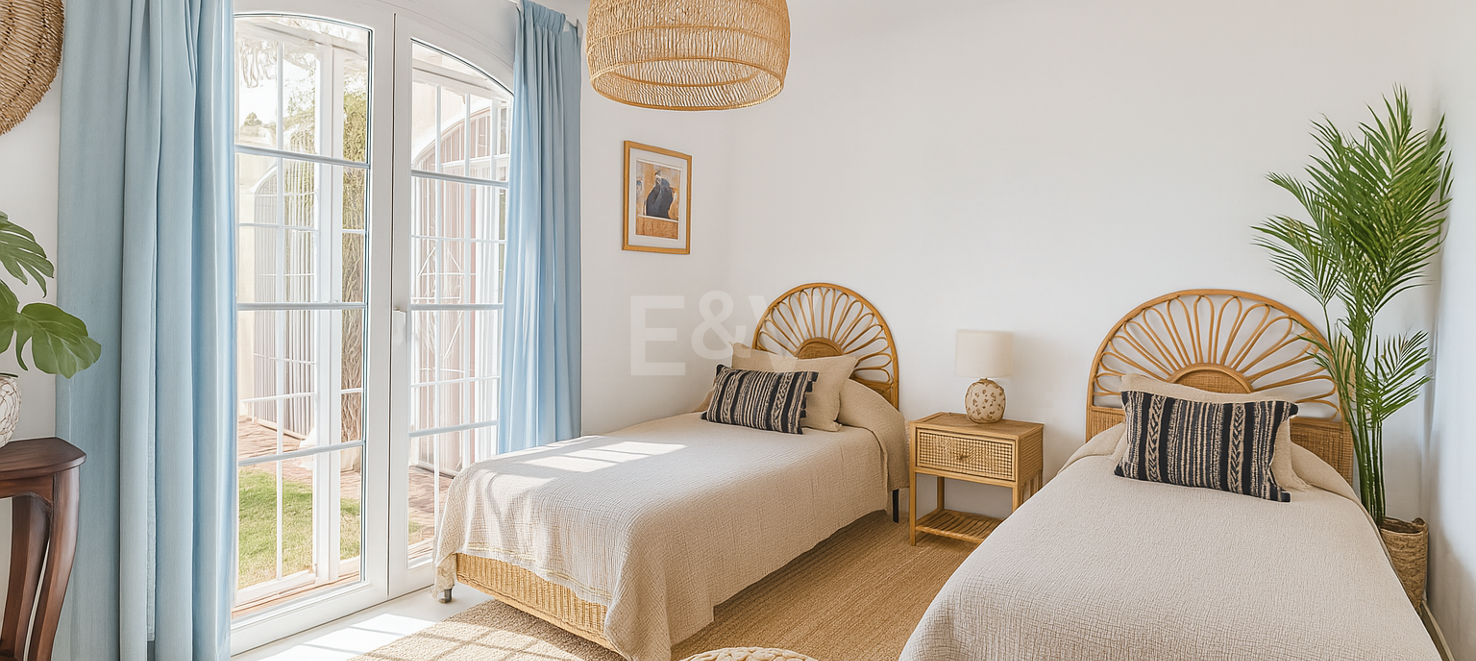 Klassisk villa med havsutsikt och gästhus Puerto del Almendro, Los Arqueros