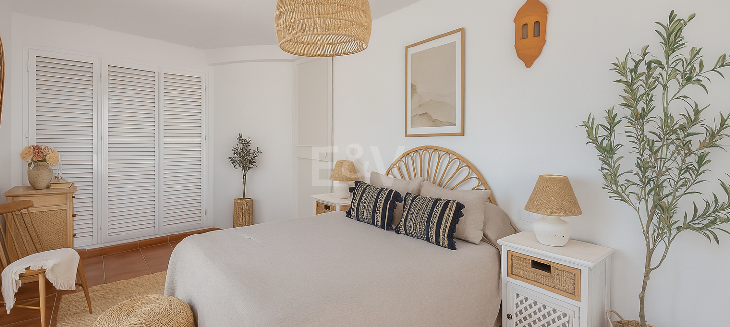 Klassisk villa med havsutsikt och gästhus Puerto del Almendro, Los Arqueros