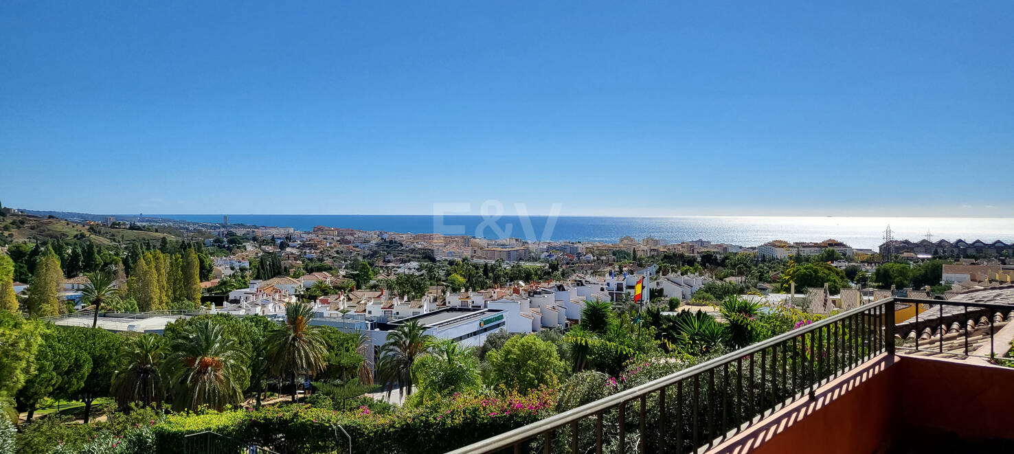 Elegant Villa med hisnande utsikt i Xarblanca, Marbella