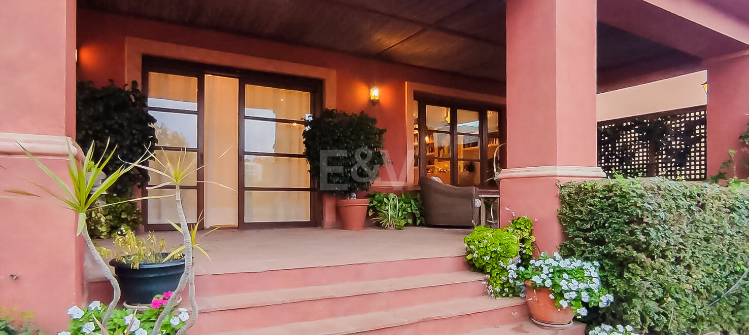 Elegant Villa med hisnande utsikt i Xarblanca, Marbella