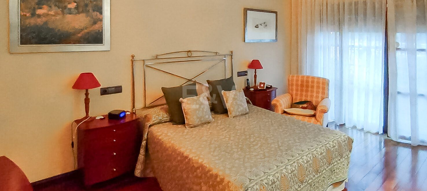 Elegant Villa med hisnande utsikt i Xarblanca, Marbella