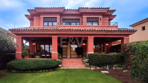 Elegant Villa with Breathtaking Views in Xarblanca, Marbella