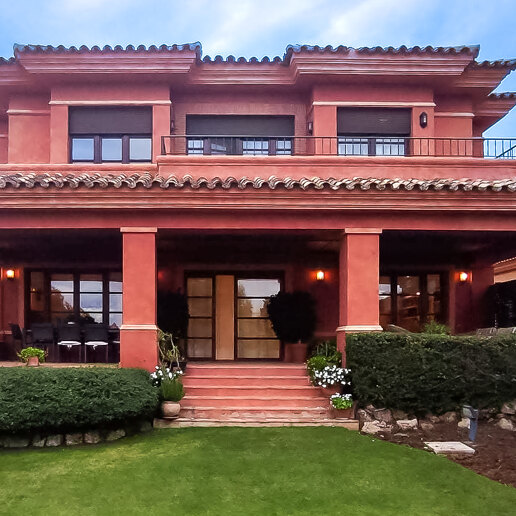 Elegant Villa med hisnande utsikt i Xarblanca, Marbella