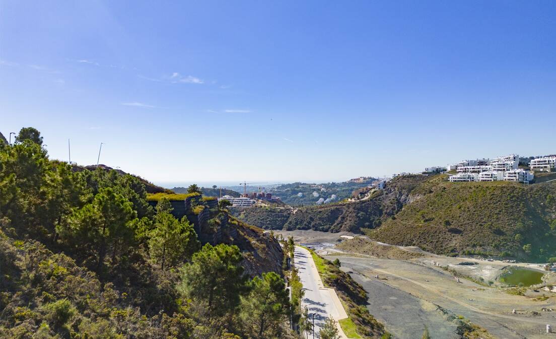 Stunning plot in prime position within walking distance of resort area