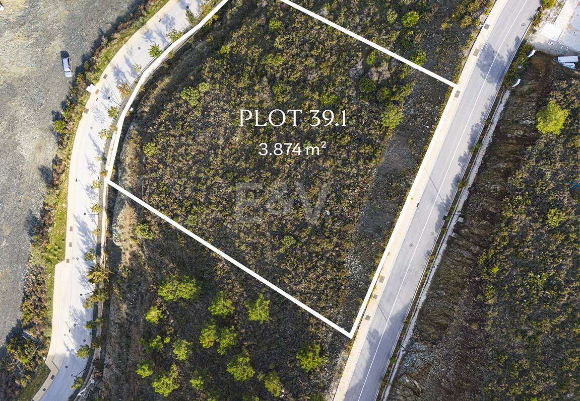 Beeindruckendes Grundstück in erstklassiger Lage, fußläufig zum Resortbereich