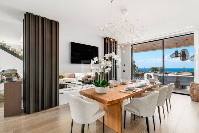 Spektakulär villa i Los Flamingos med panoramautsikt över havet